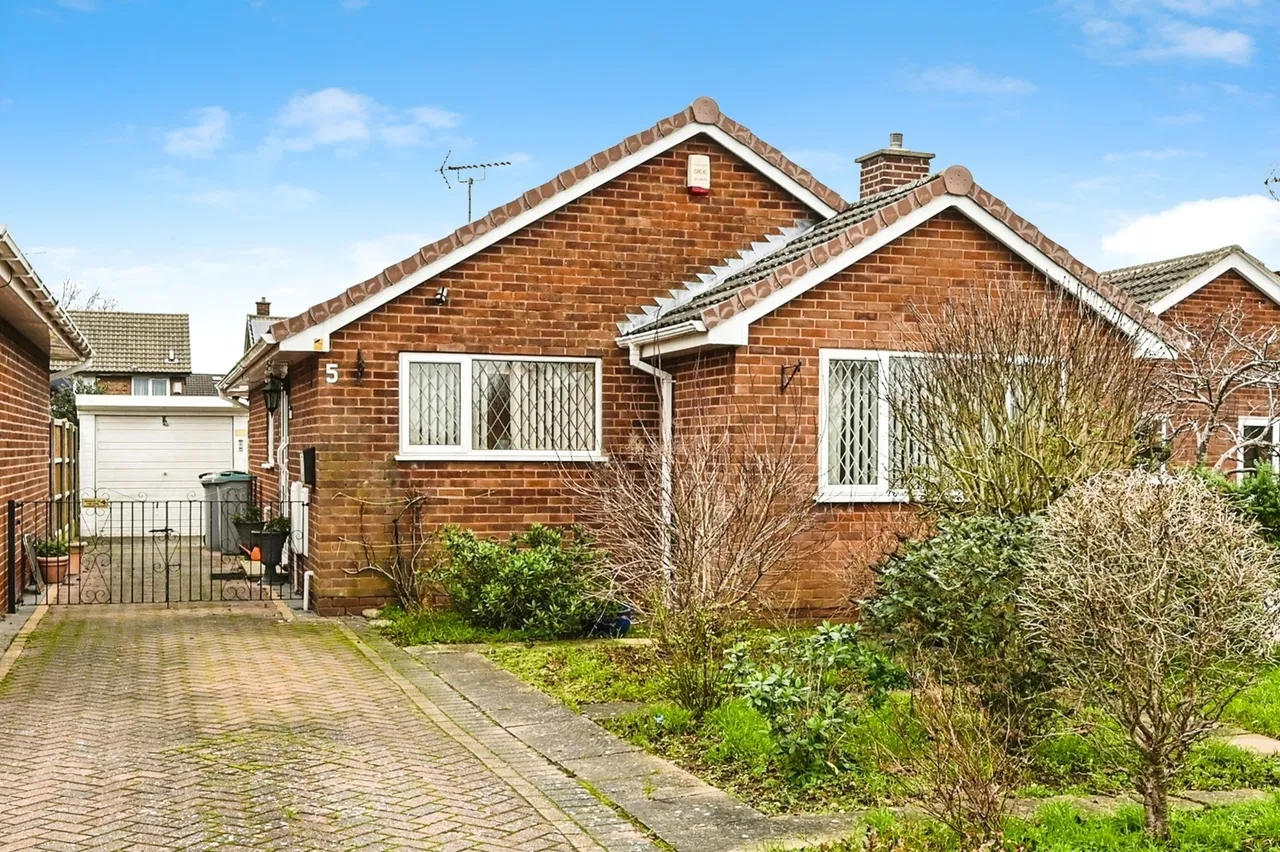 Beverley Close, Rainworth, Mansfield, Nottinghamshire, NG21, photo 23