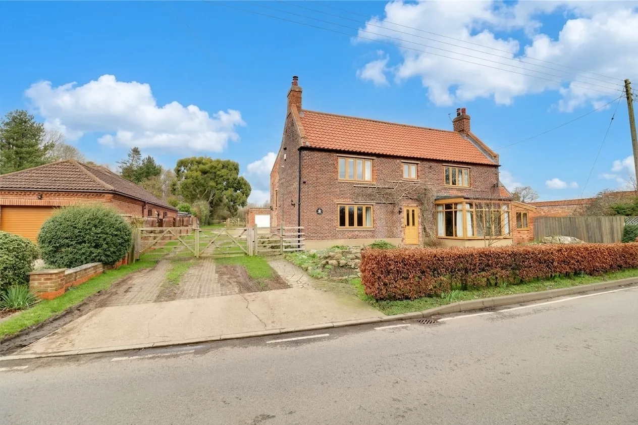 5 bed house for sale, Luibeg House South End, Goxhill, DN19