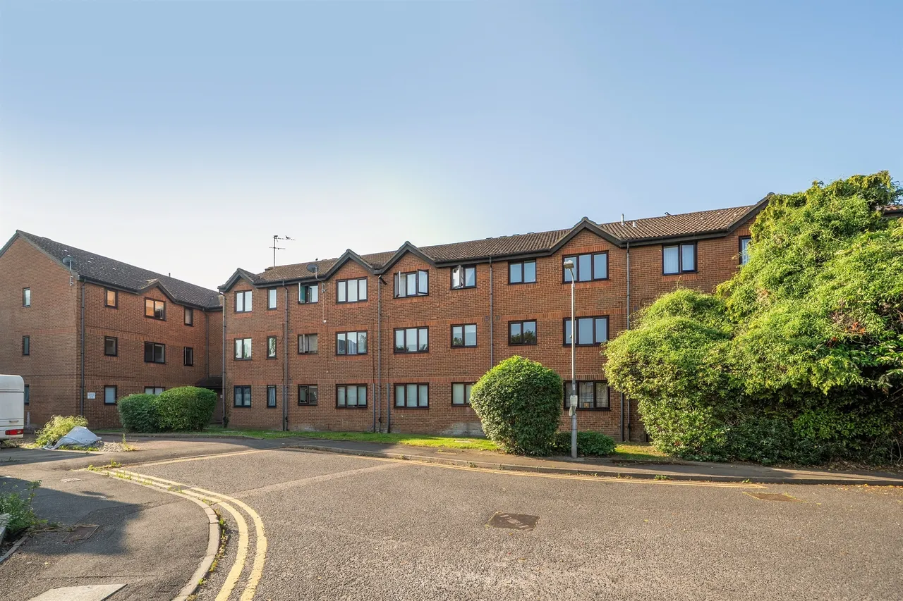 1 bed flat for sale — Parsonage Road, Grays
