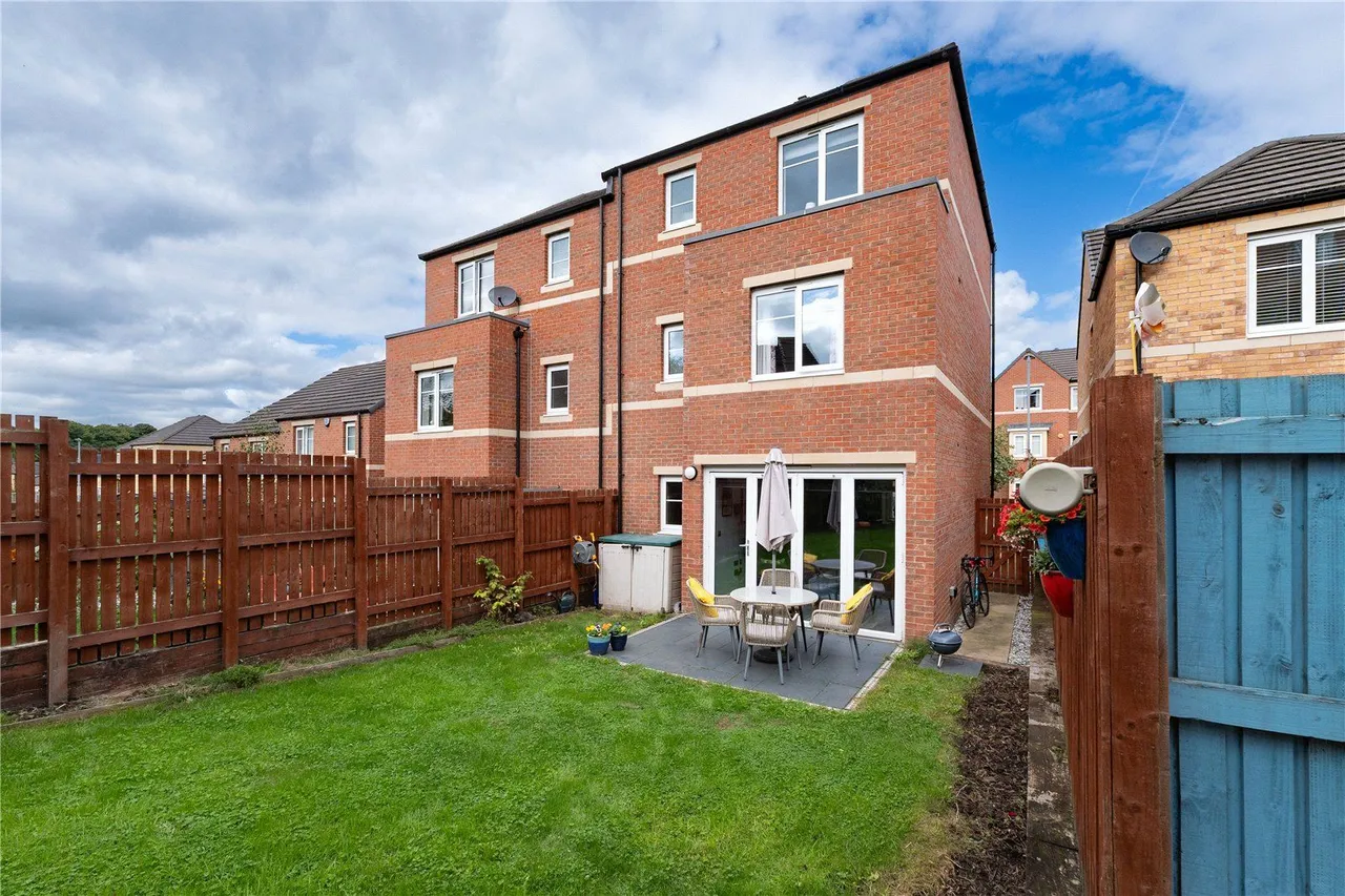 Valley View Drive, Apperley Bridge, BD10, photo 15