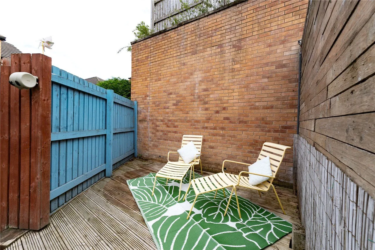 Valley View Drive, Apperley Bridge, BD10, photo 14