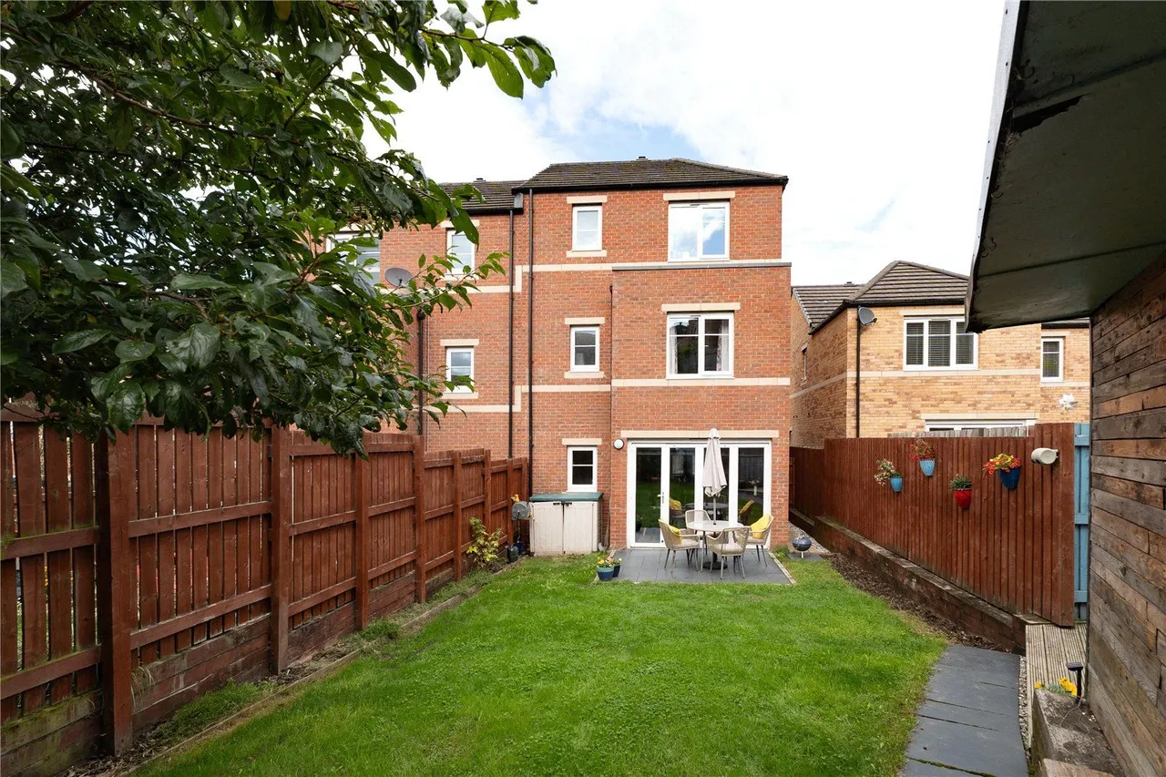 Valley View Drive, Apperley Bridge, BD10, photo 13