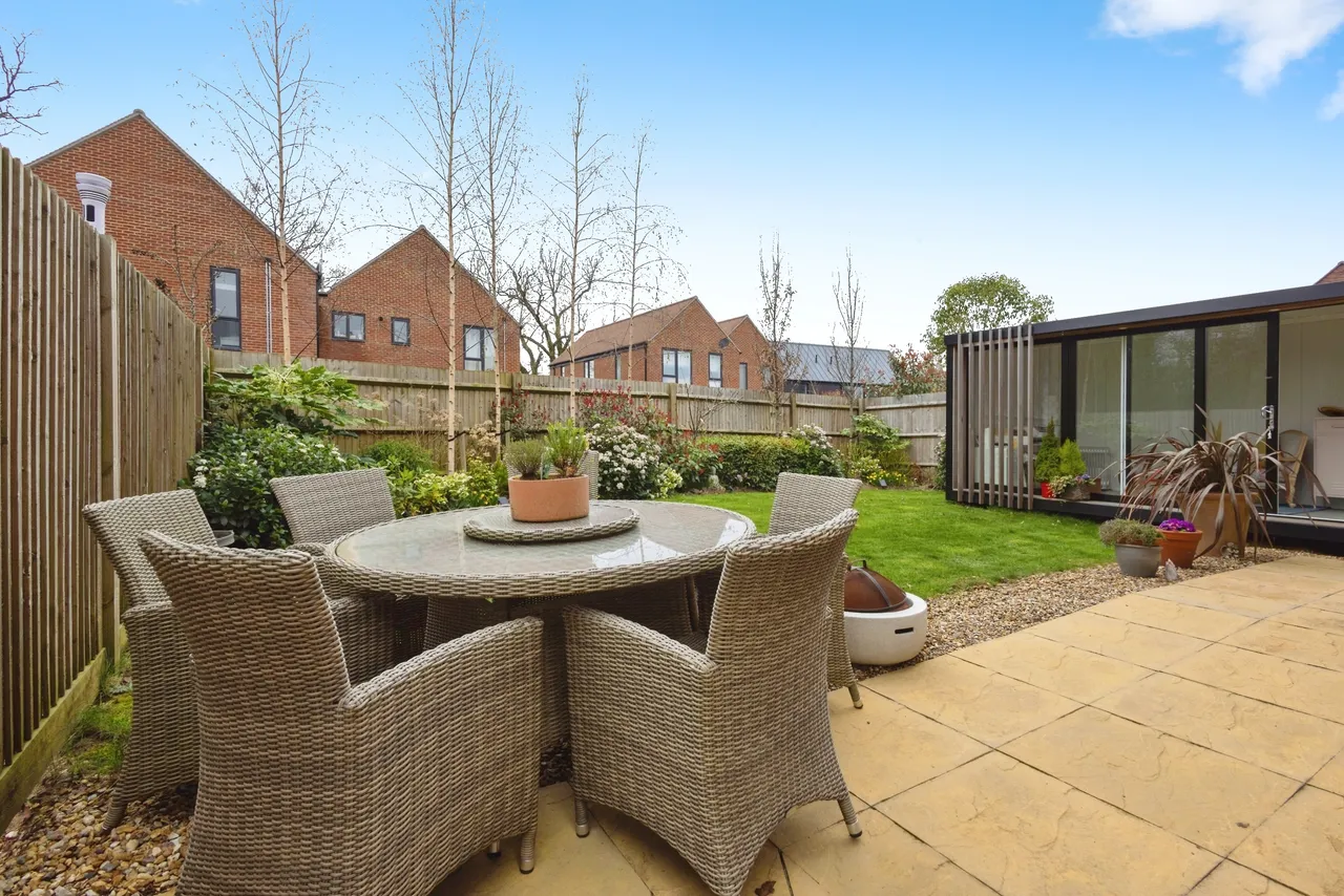 Stillwater Close, Cranleigh, GU6, photo 5