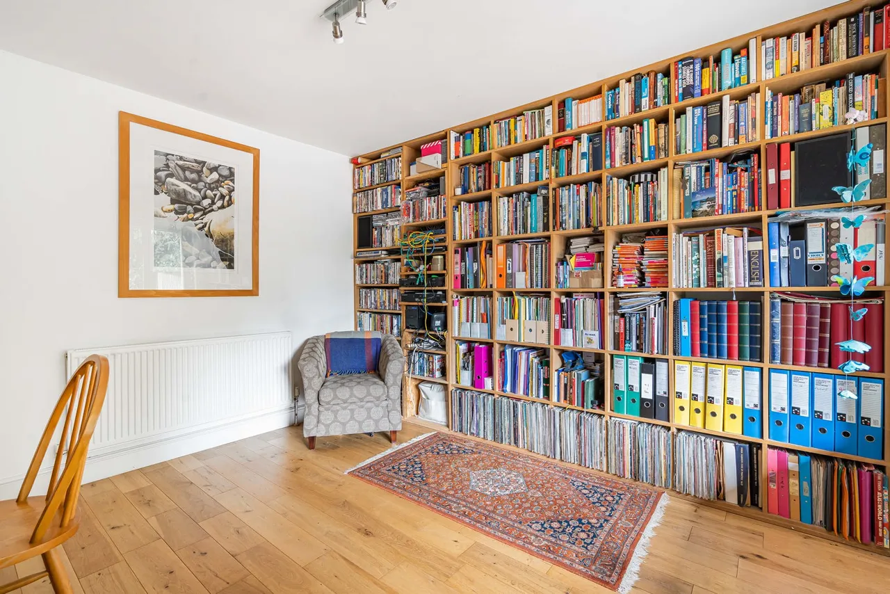 Hollis Wood Drive, Wrecclesham, GU10, photo 8