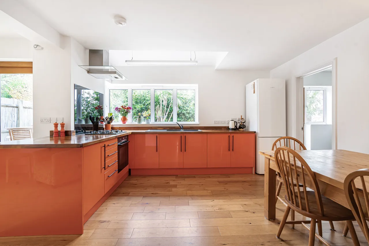 Hollis Wood Drive, Wrecclesham, GU10, photo 6