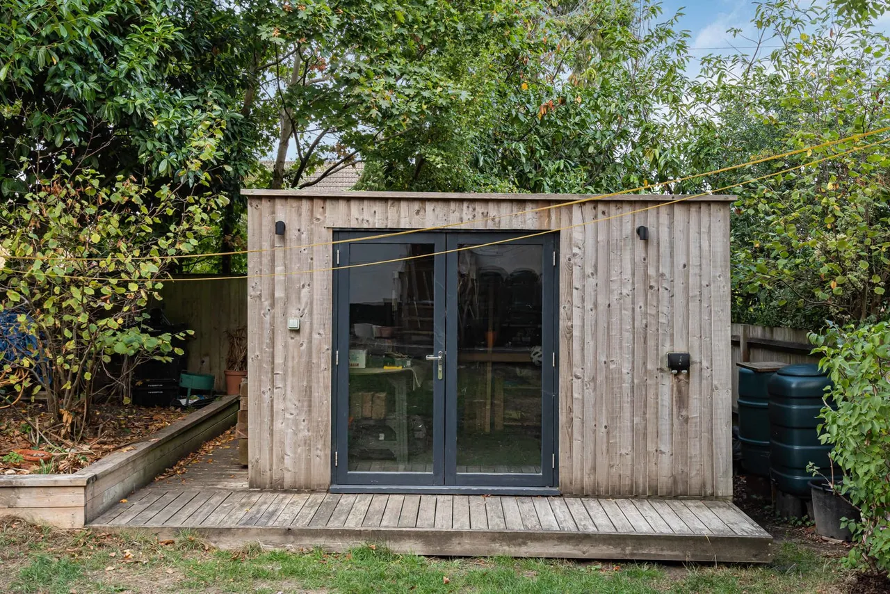 Hollis Wood Drive, Wrecclesham, GU10, photo 16