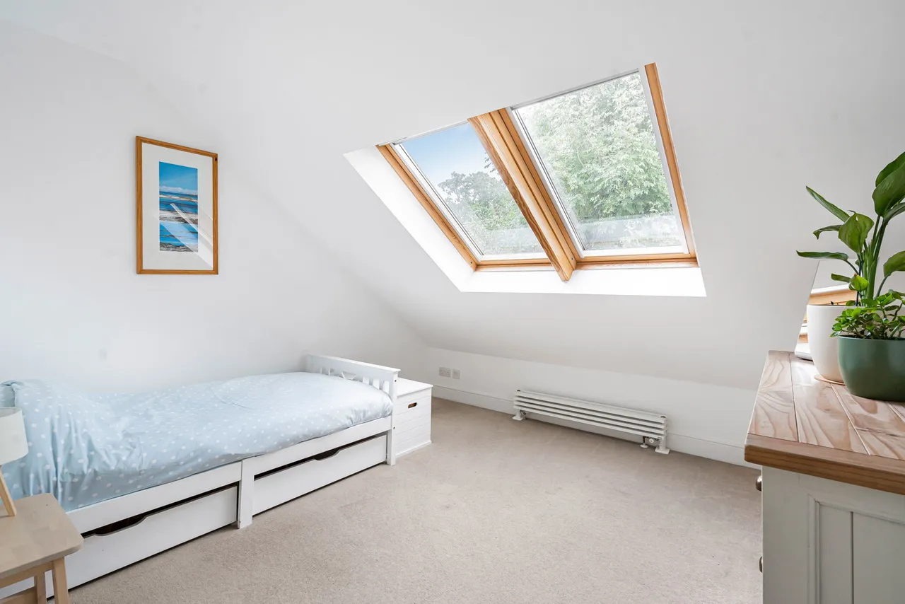Hollis Wood Drive, Wrecclesham, GU10, photo 13