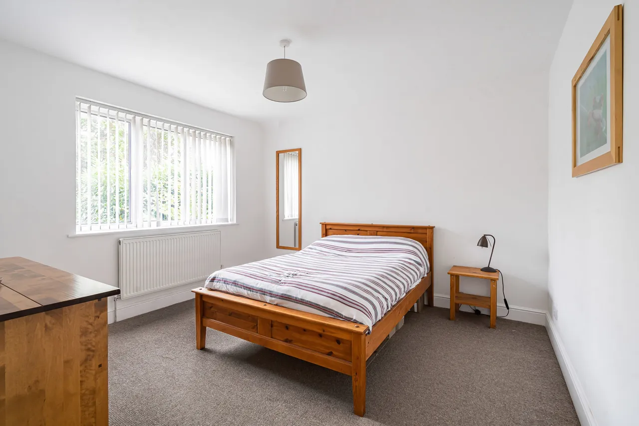 Hollis Wood Drive, Wrecclesham, GU10, photo 10