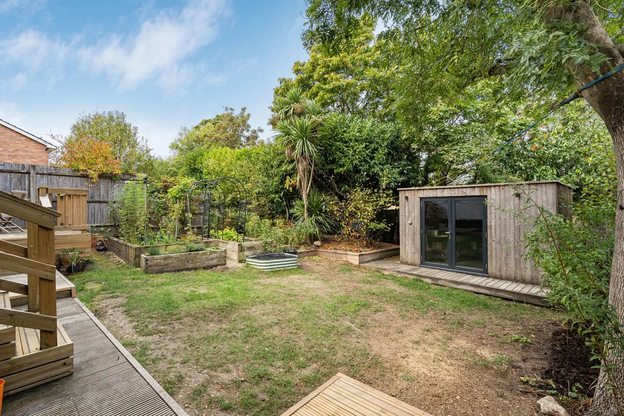 Hollis Wood Drive, Wrecclesham, GU10, photo 14