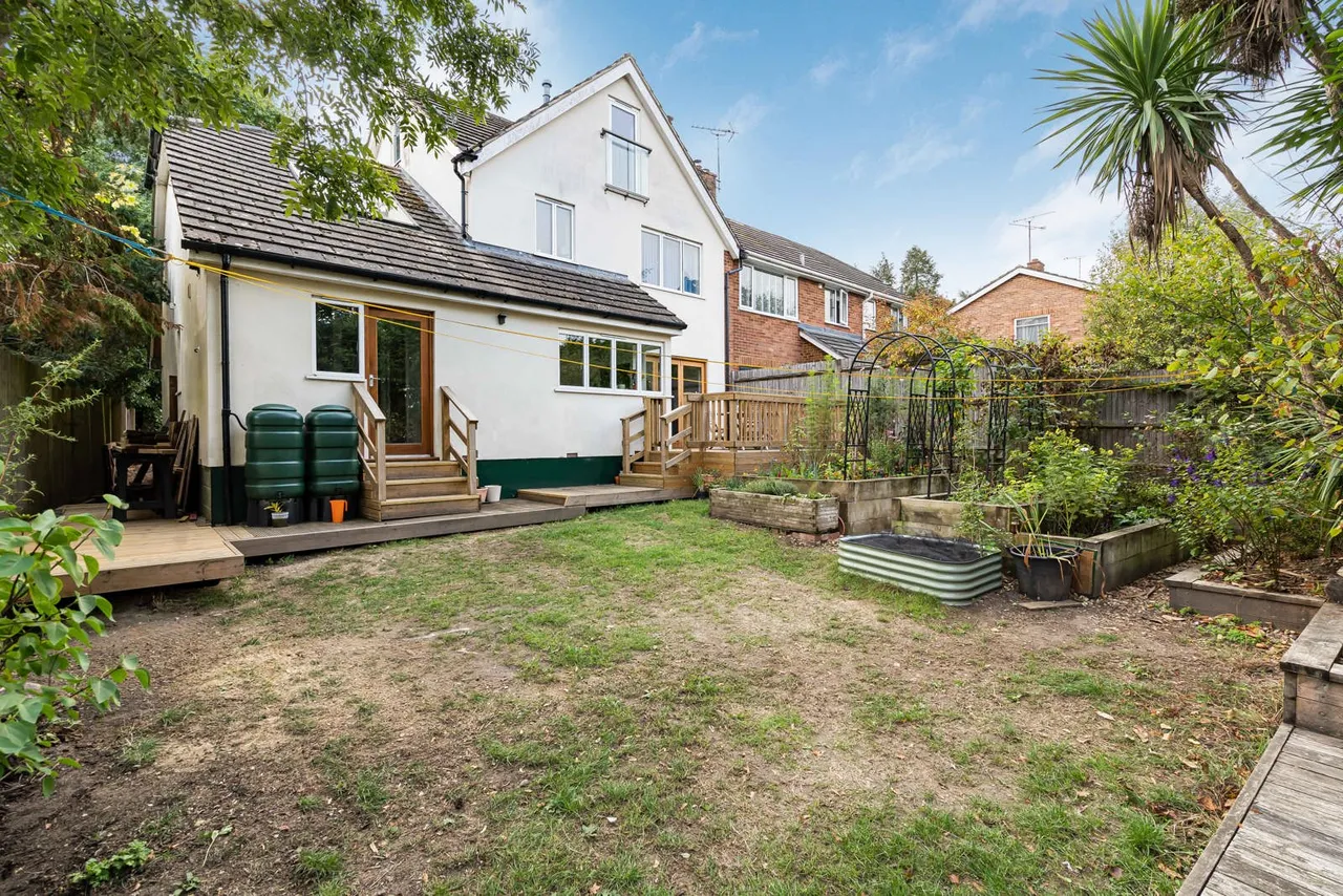 Hollis Wood Drive, Wrecclesham, GU10, photo 4