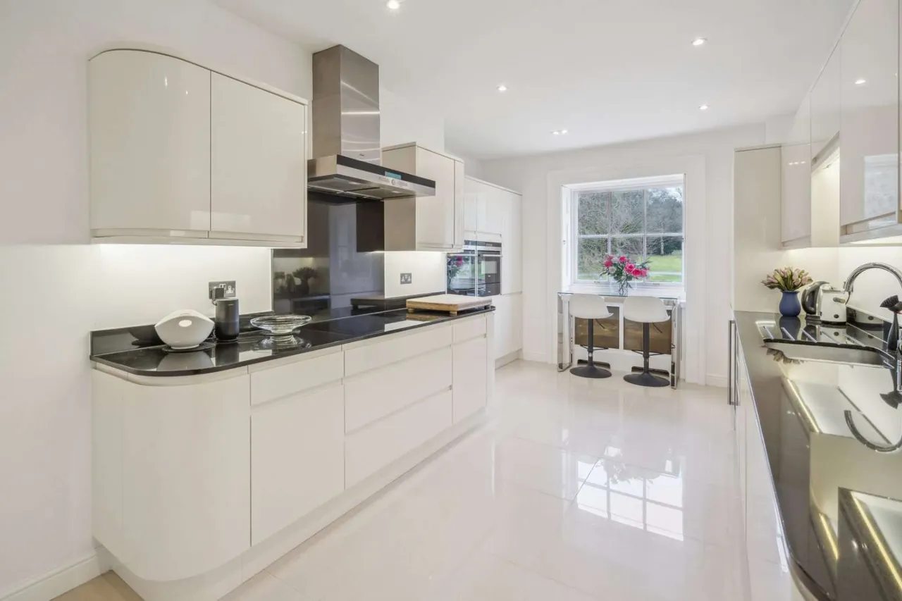 Missenden Road, Amersham, Buckinghamshire, HP7 0RL, photo 2
