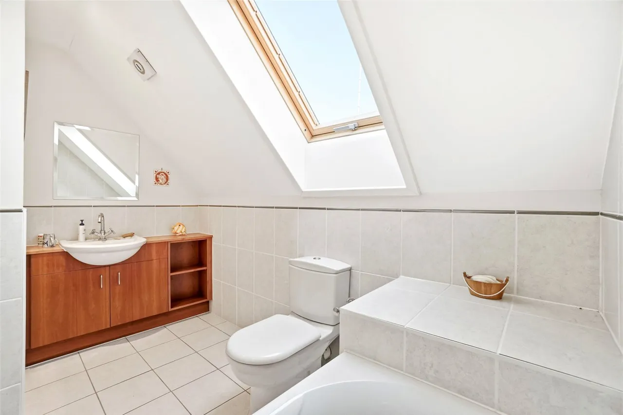 Wensleydale Road, Hampton, TW12 2LP, photo 11