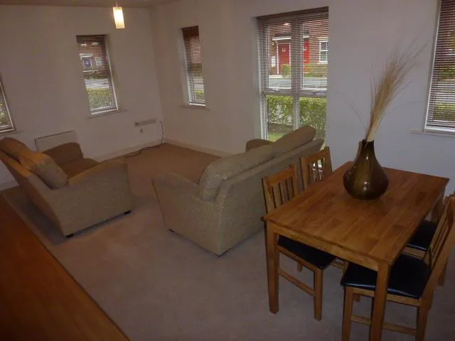 Holywell Drive, Warrington, WA1, photo 6