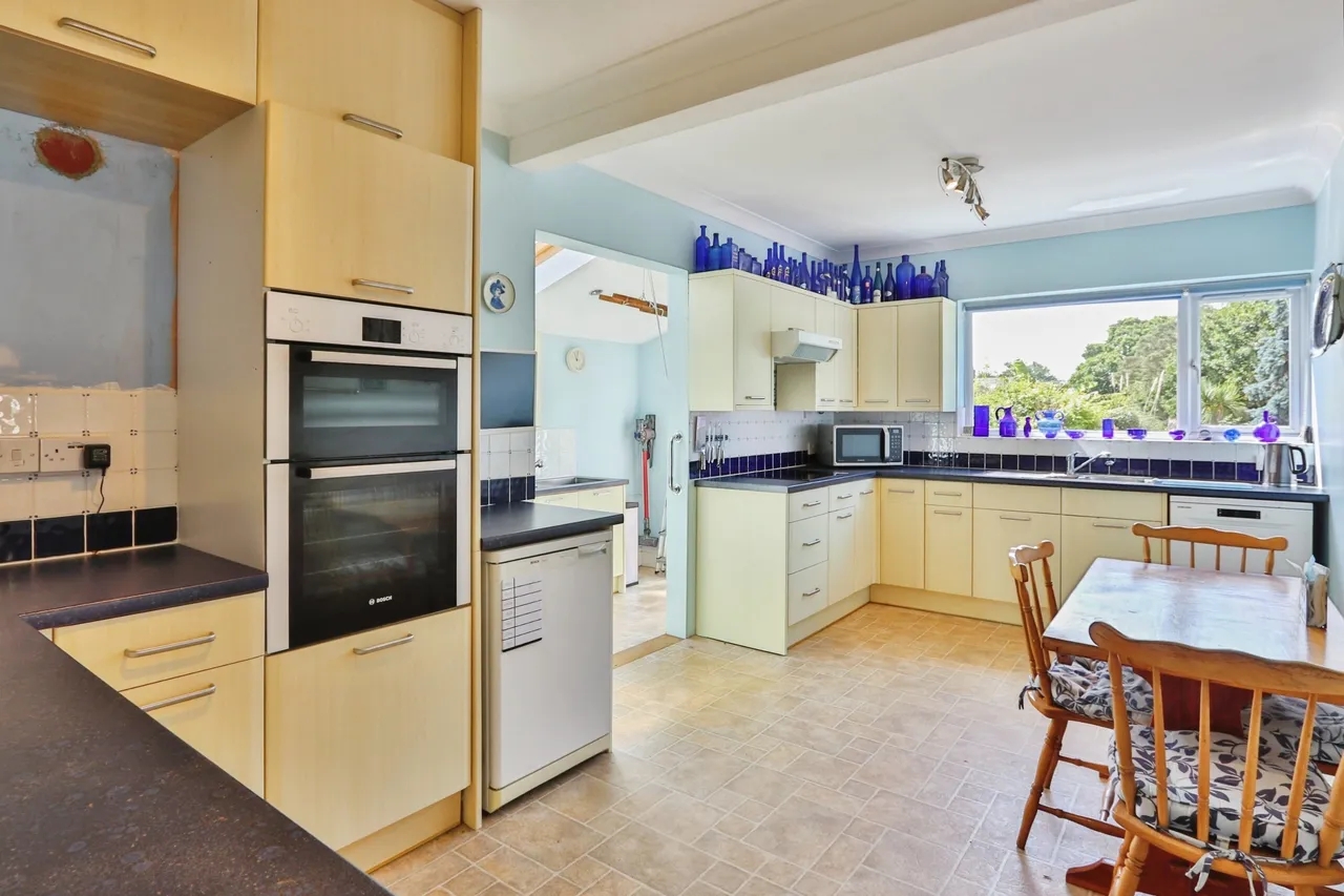 Elgin Road, Poole, BH14, photo 4