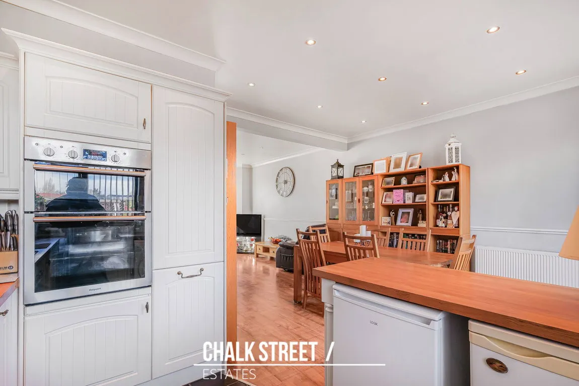 Havering Road, Romford, RM1 4QU, photo 10
