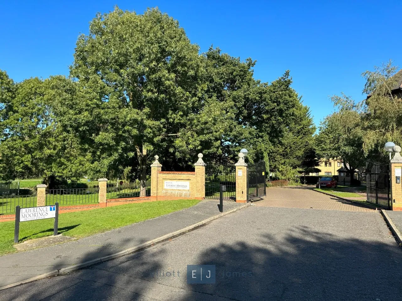 Lawrence Moorings, Sawbridgeworth, CM21, photo 2