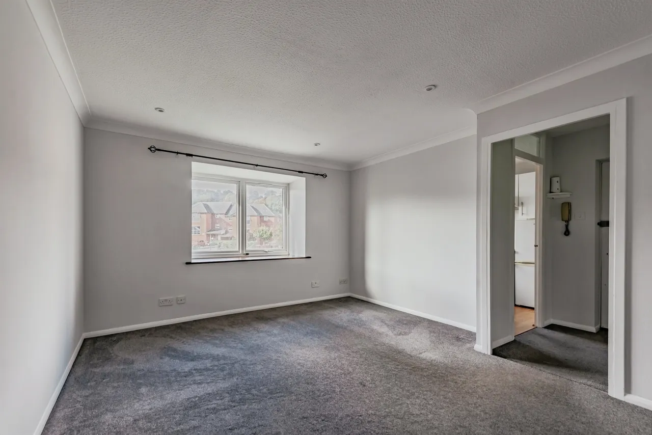 The Willows, Redhill, RH1, photo 2