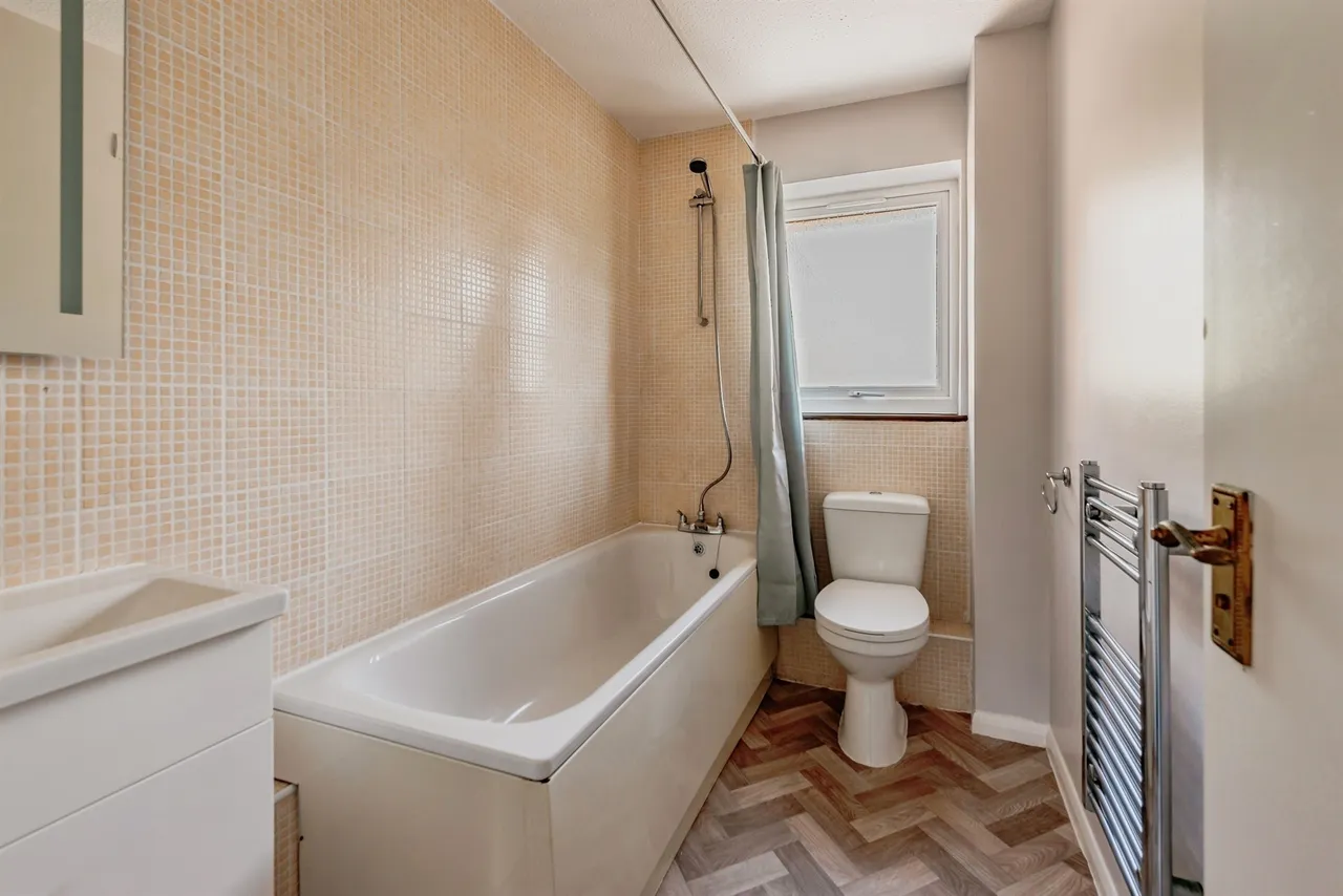 The Willows, Redhill, RH1, photo 7