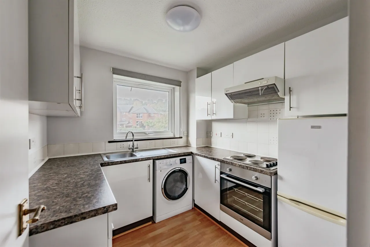 The Willows, Redhill, RH1, photo 4
