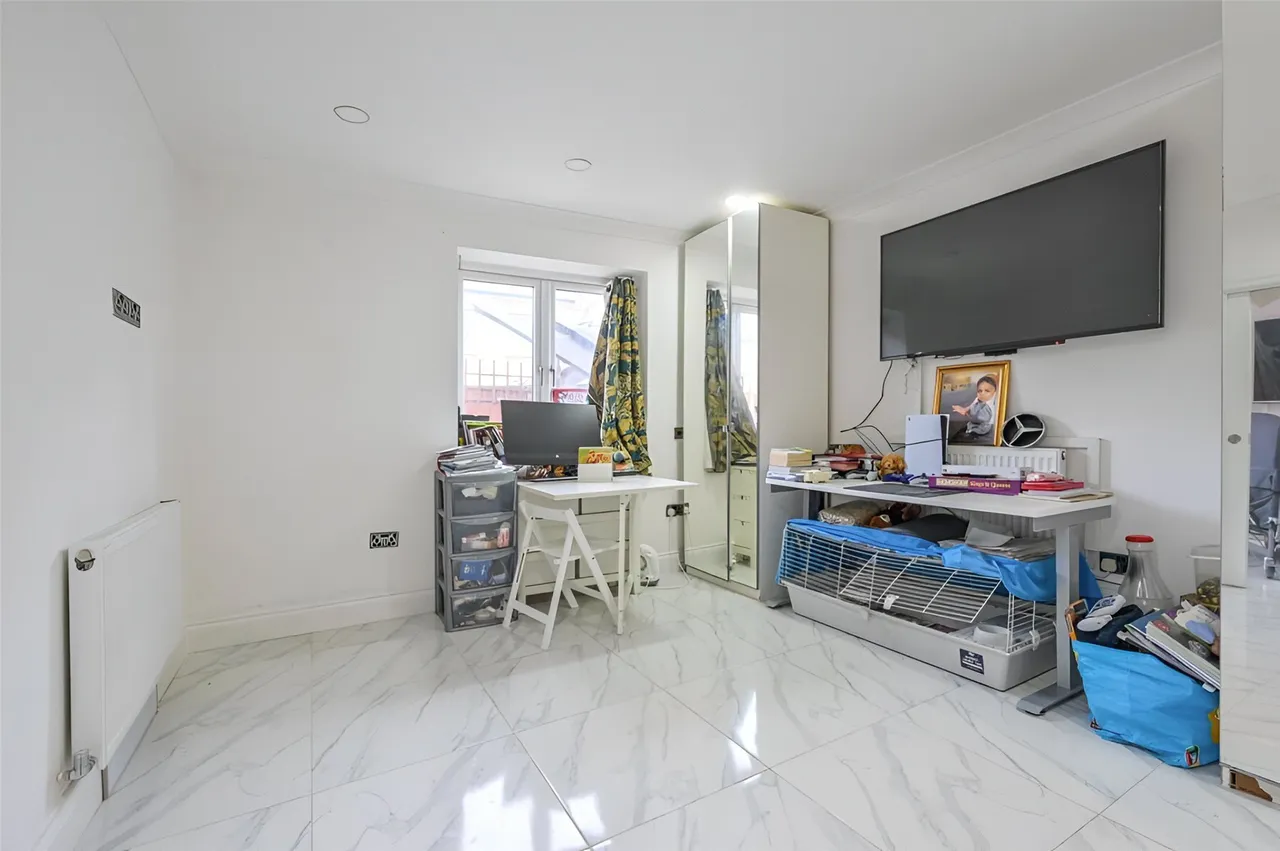 Abbott Road, London, E14, photo 5