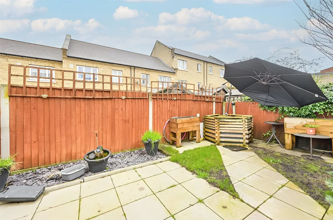 4 bed house to rent, Abbott Road, London, E14