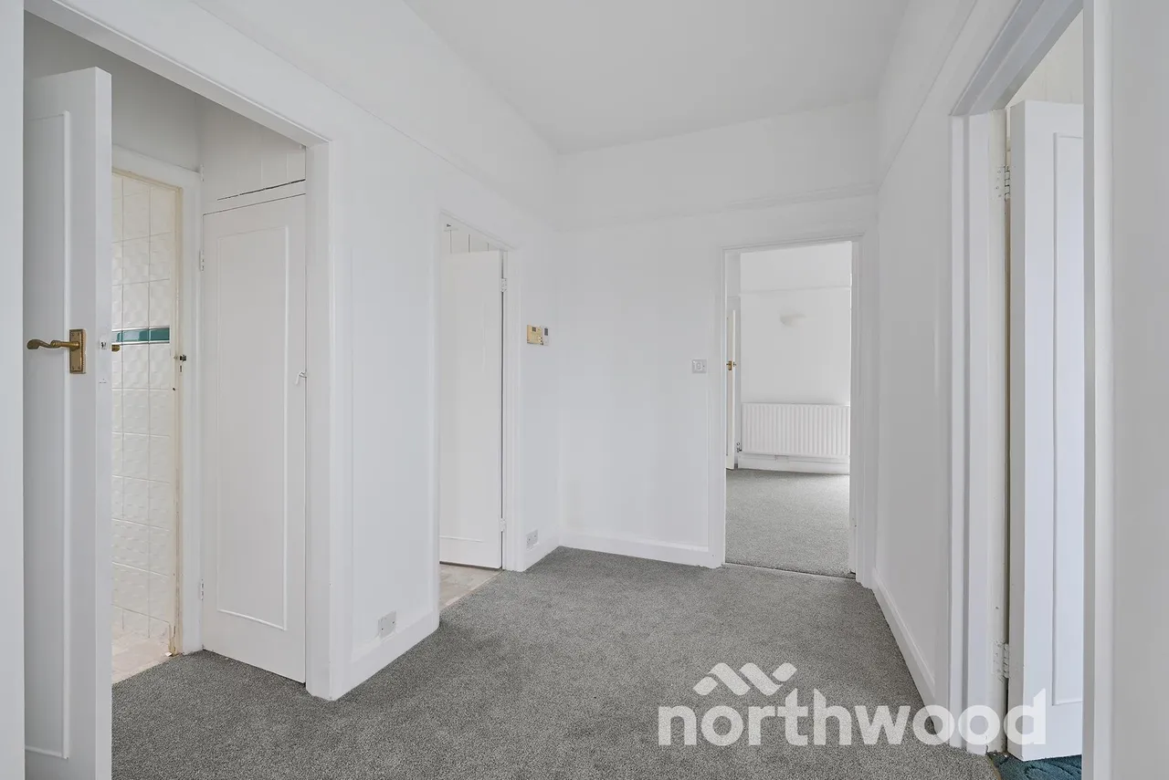 Preston Drive, Ewell, KT19, photo 11
