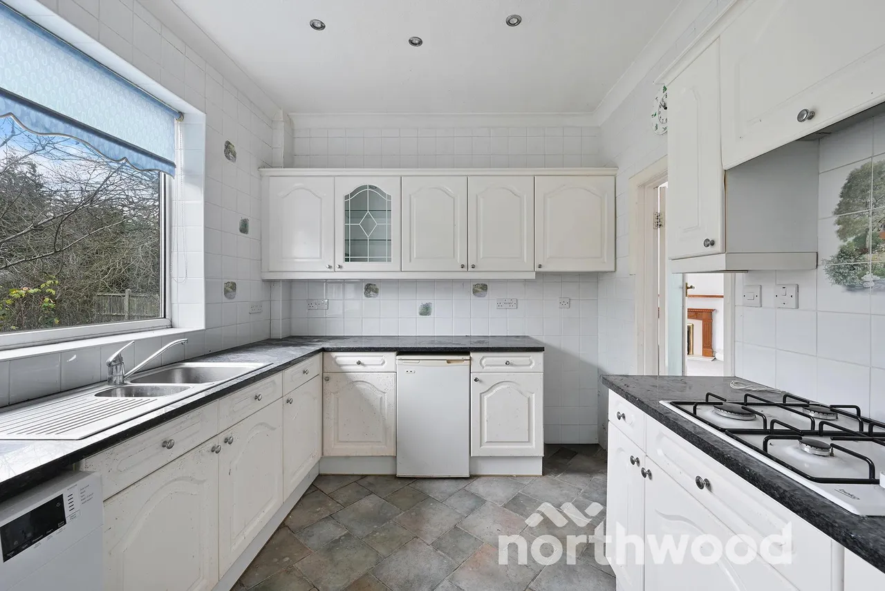 Preston Drive, Ewell, KT19, photo 4