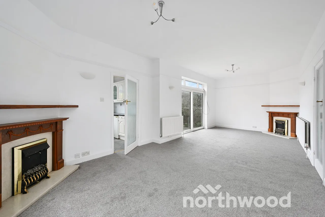 Preston Drive, Ewell, KT19, photo 2