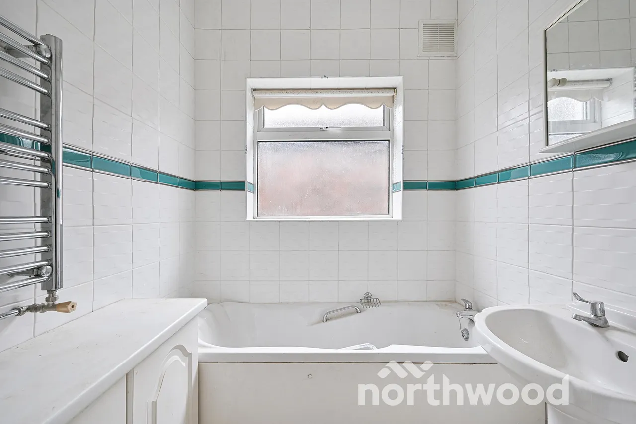 Preston Drive, Ewell, KT19, photo 5