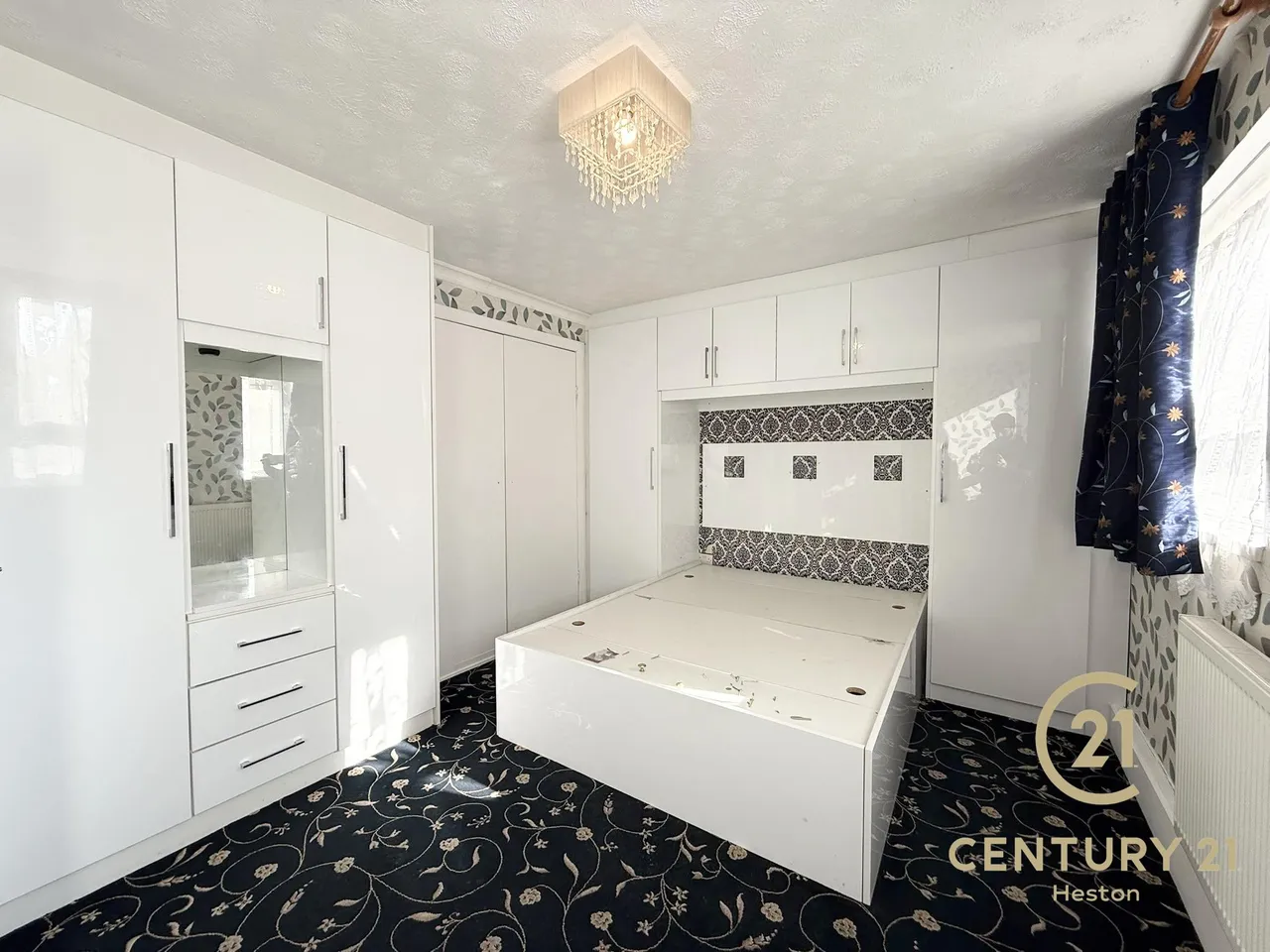 Parkfield Drive, Northolt, UB5, photo 9