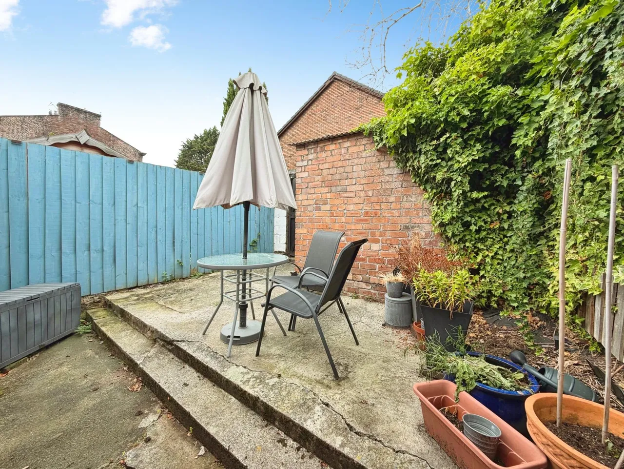 Garston Old Road, Liverpool, L19, photo 2