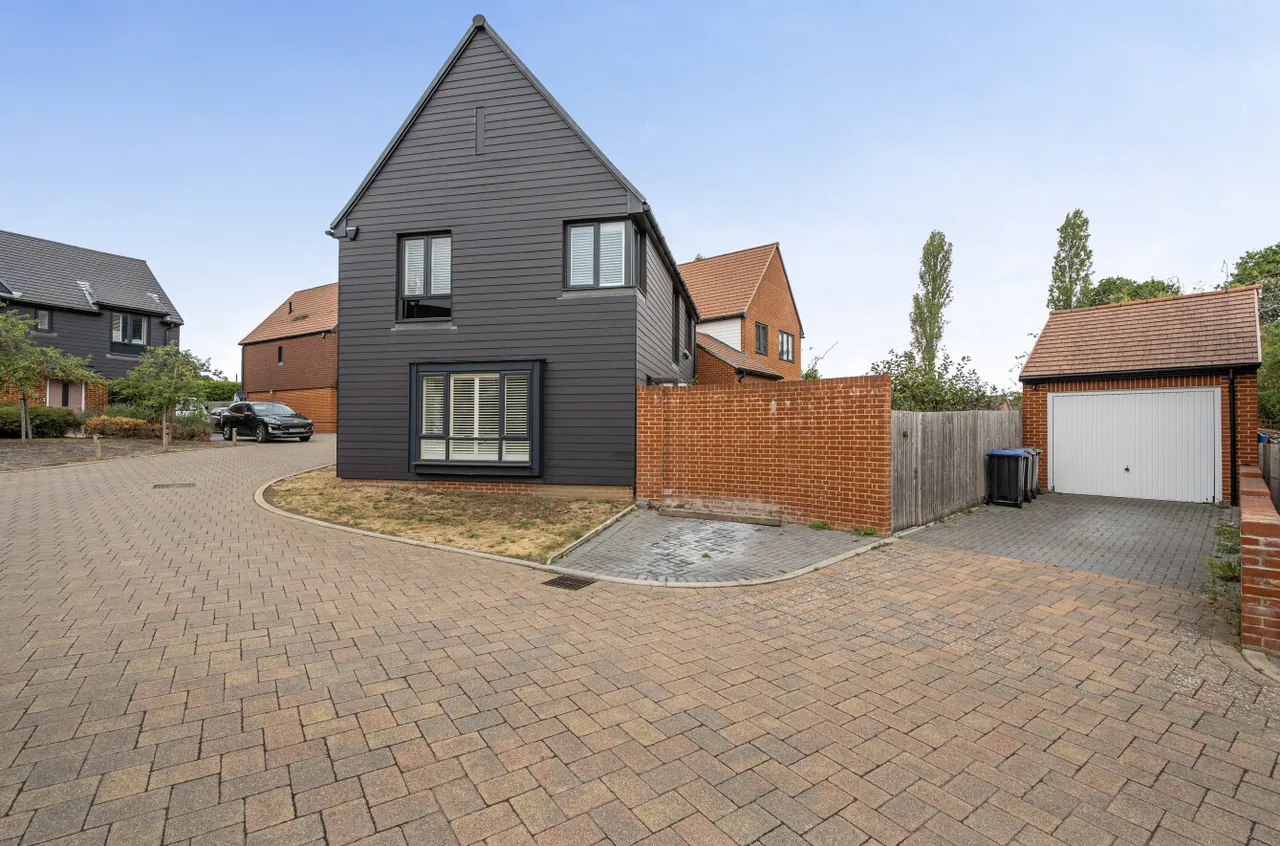 Oakbourne Avenue, West End, Woking, Surrey, GU24 9BG, photo 19