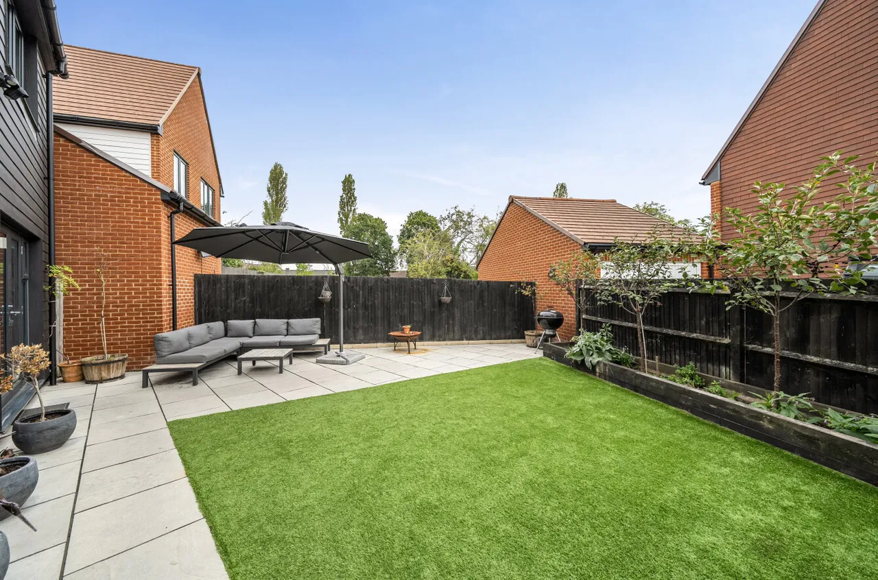 Oakbourne Avenue, West End, Woking, Surrey, GU24 9BG, photo 18