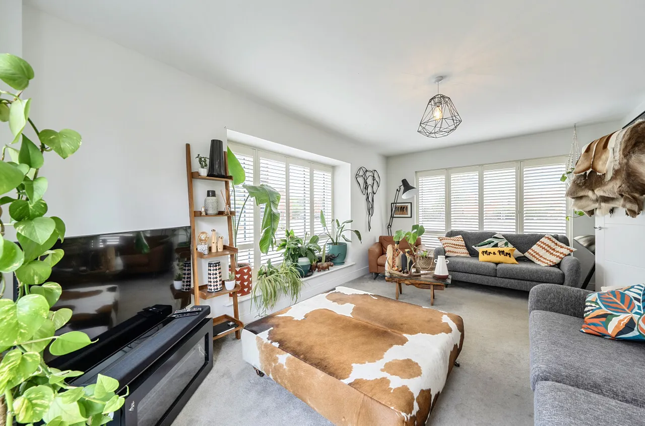 Oakbourne Avenue, West End, Woking, Surrey, GU24 9BG, photo 3