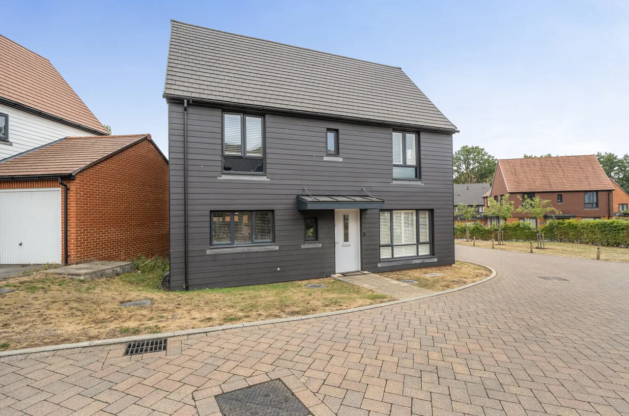 Oakbourne Avenue, West End, Woking, Surrey, GU24 9BG, photo 20