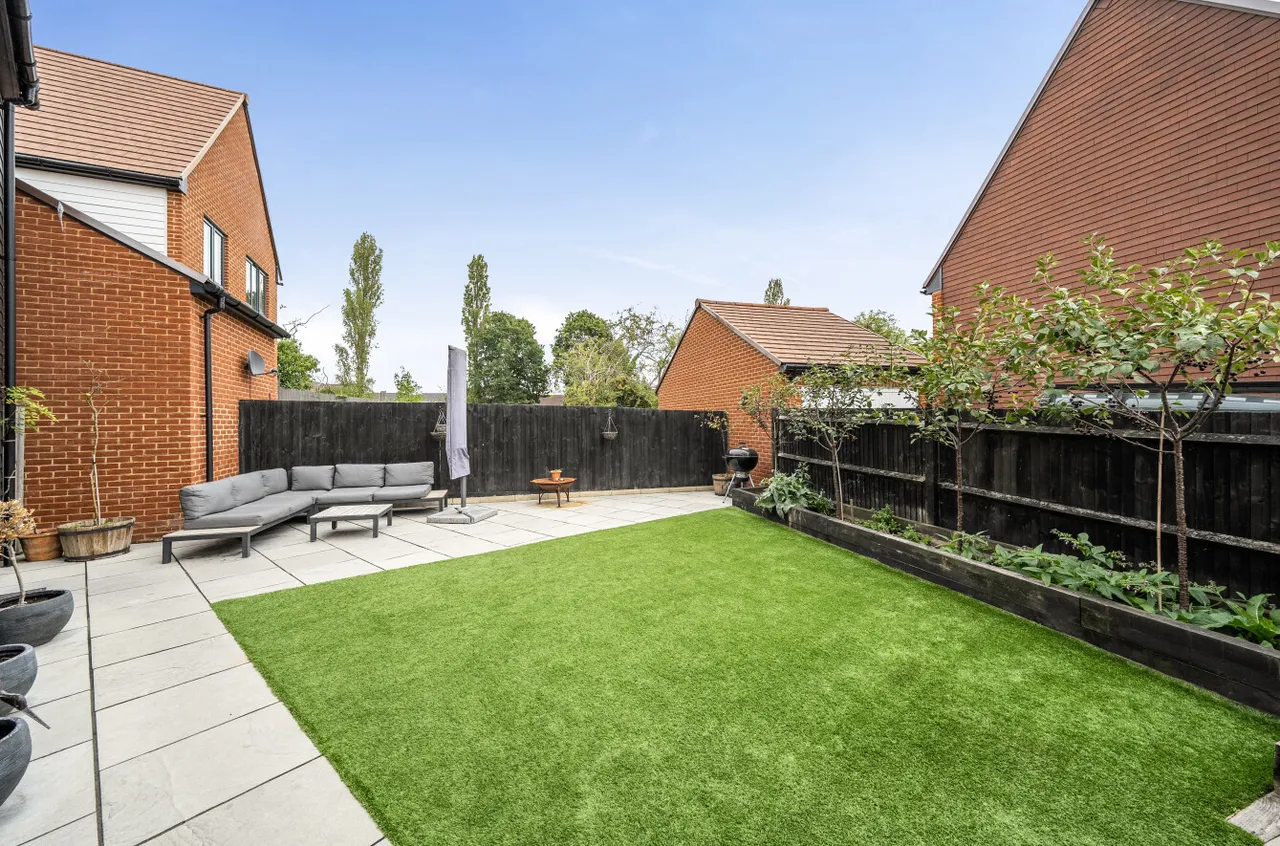 Oakbourne Avenue, West End, Woking, Surrey, GU24 9BG, photo 15