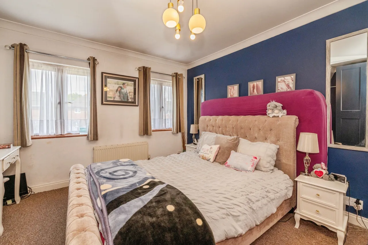 Central Avenue, South Ockendon, RM15, photo 14