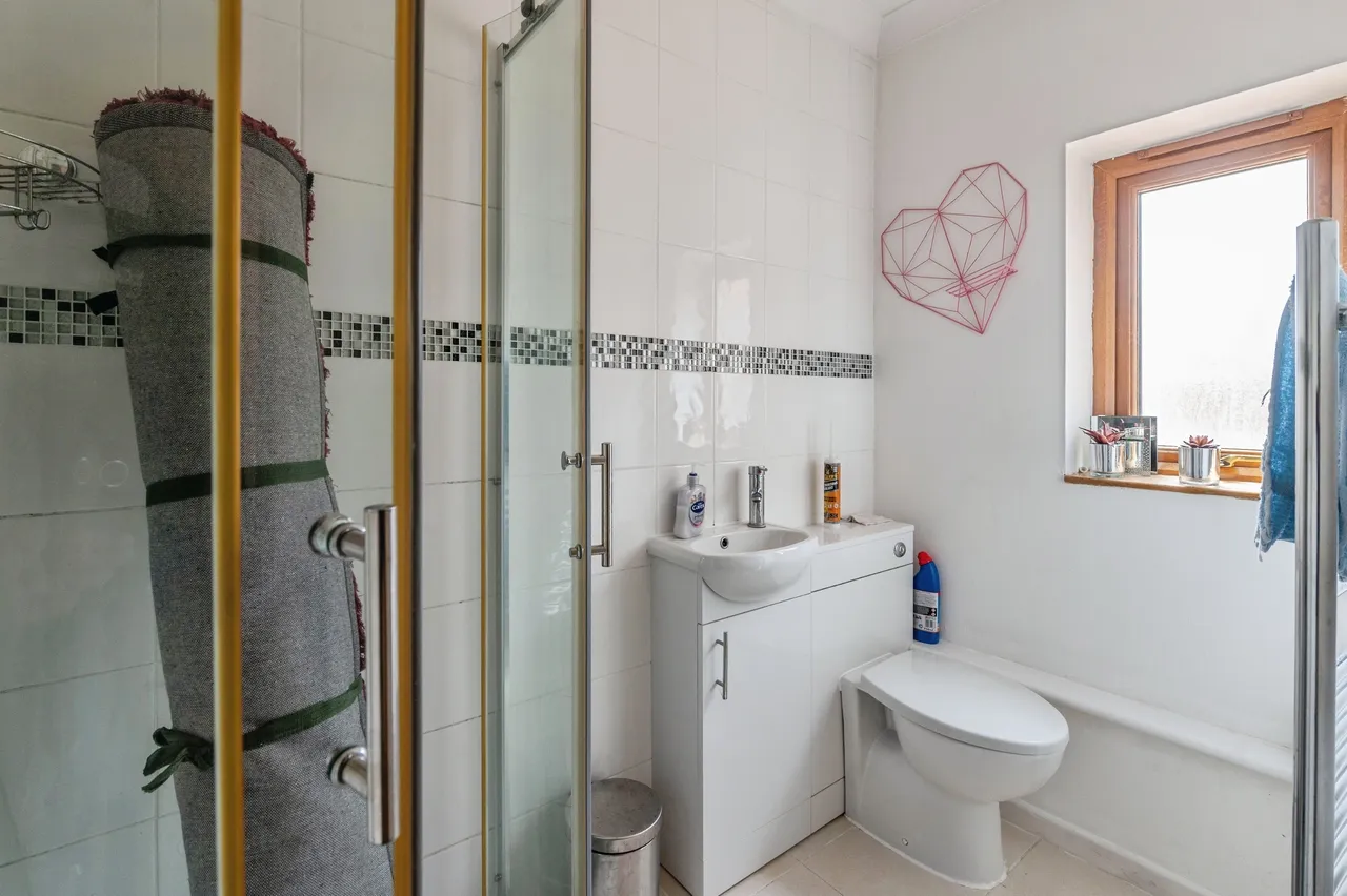 Central Avenue, South Ockendon, RM15, photo 8