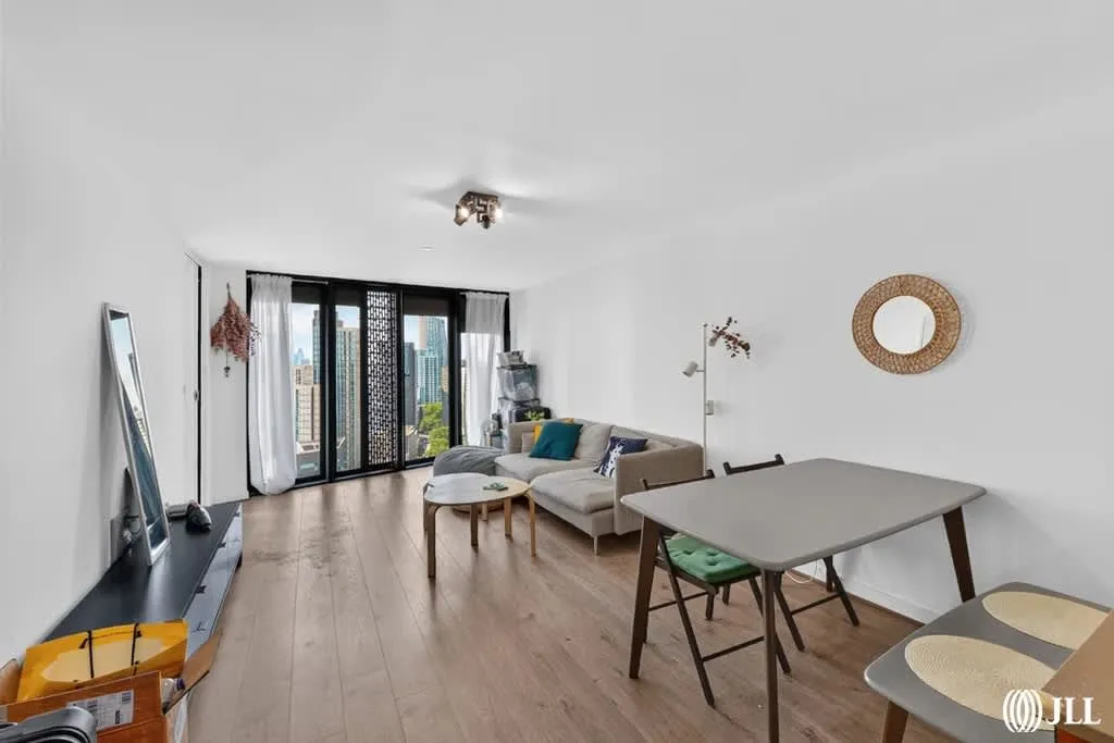 2 bed flat for sale, Station Street, London, E15