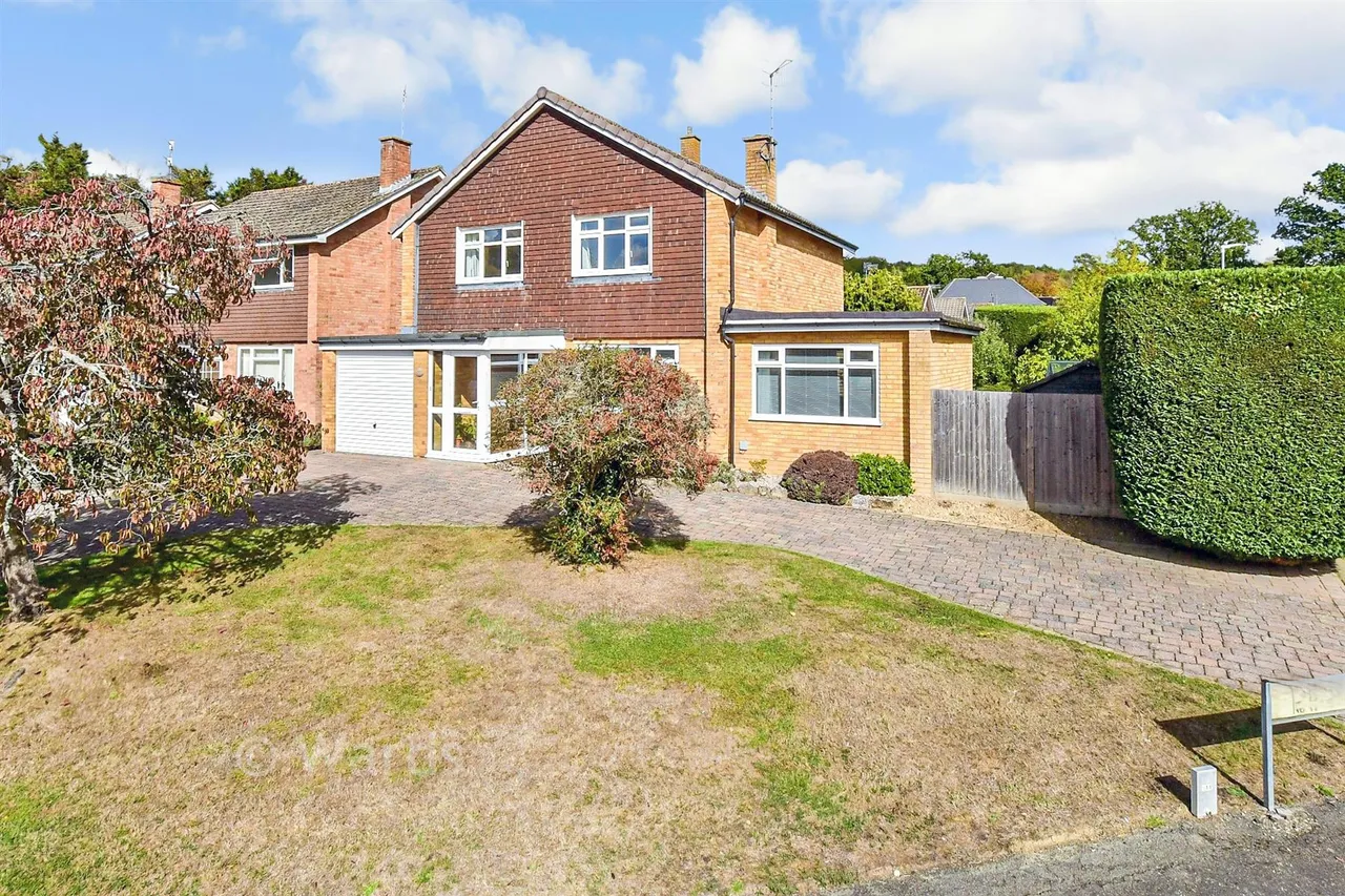 4 bed house for sale, Whistler Road, Tonbridge, TN10
