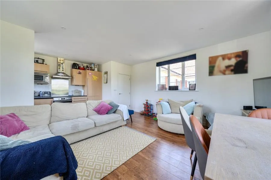 Bakersgate Gardens, Pirbright, GU24, photo 3