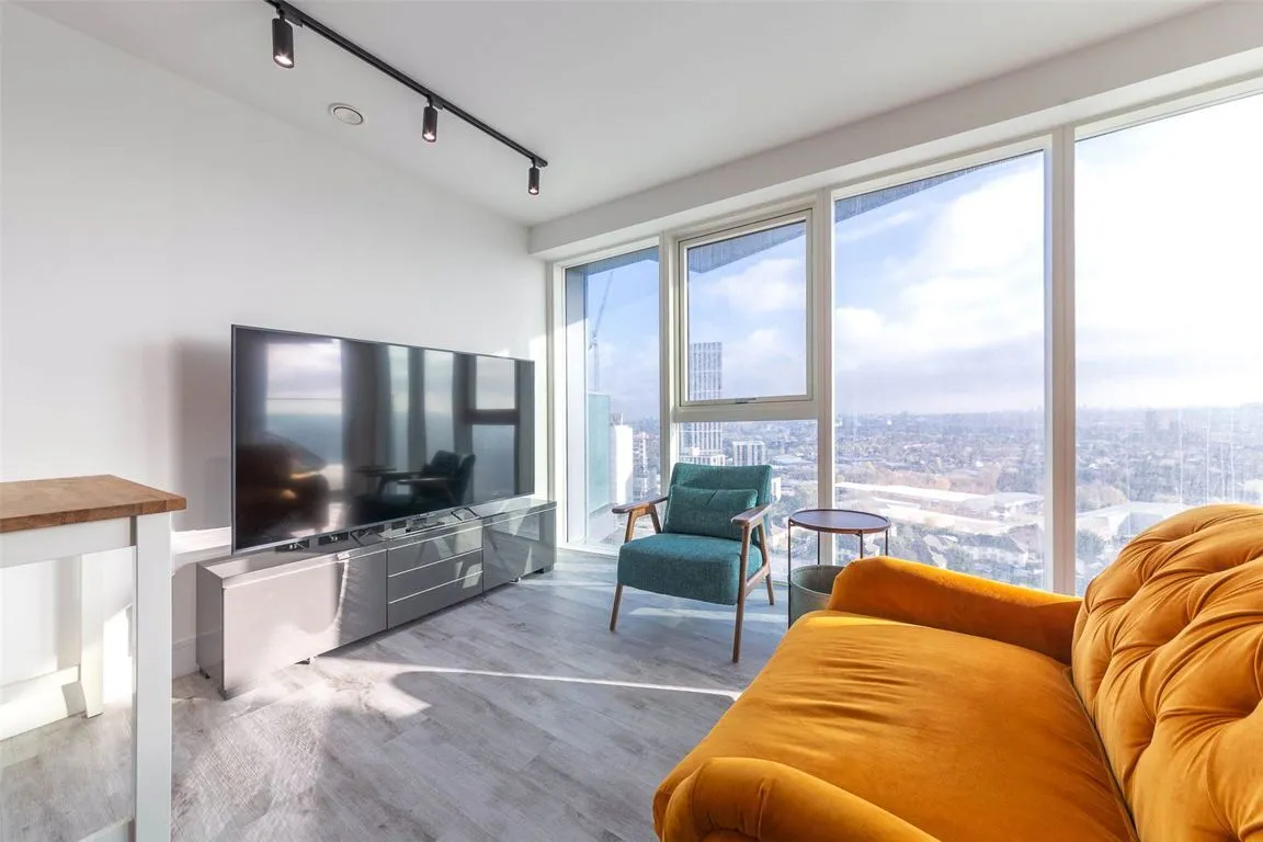1 bed flat to rent — Portal Way, North Acton