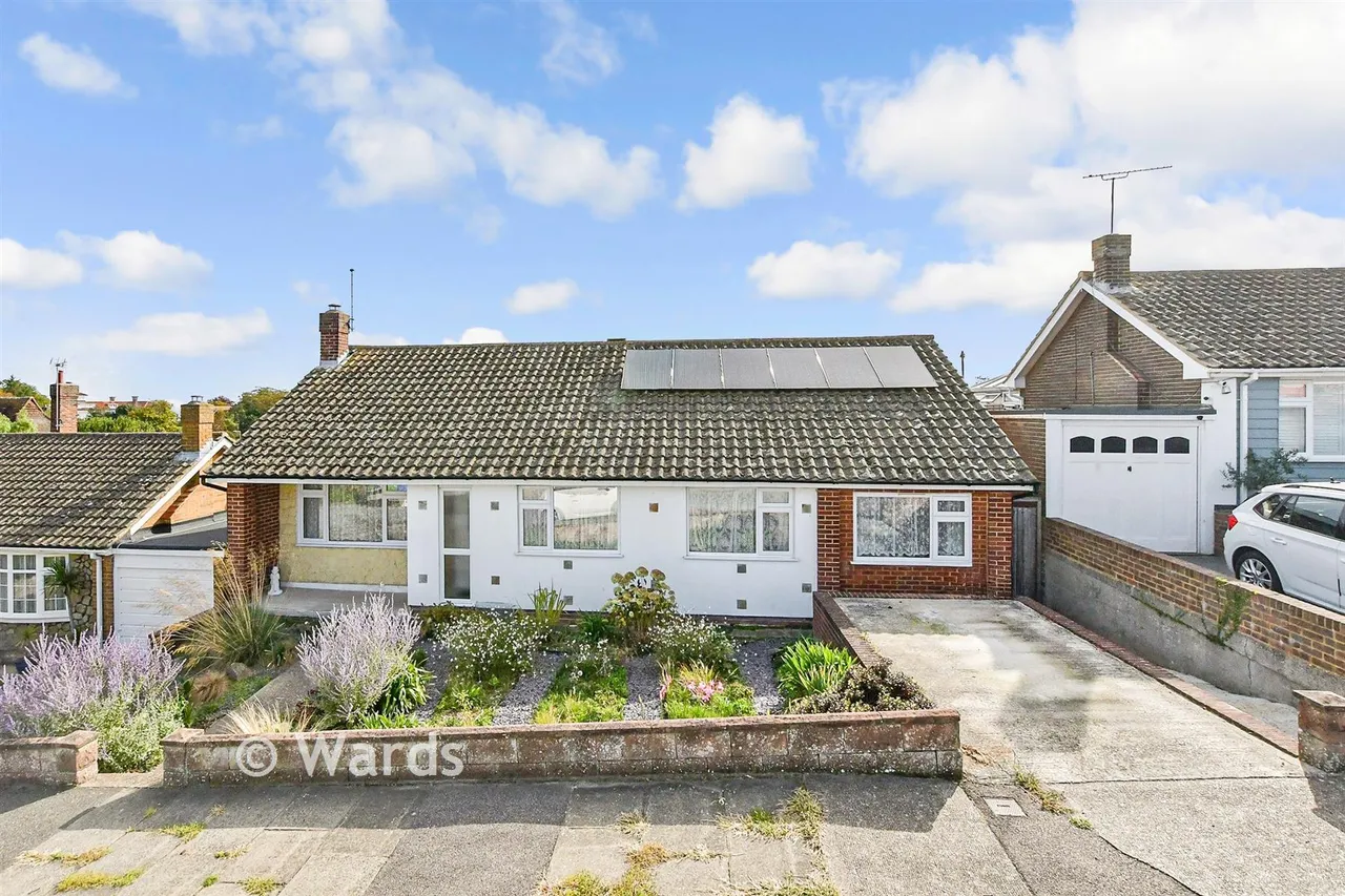 4 bed house for sale, Queens Avenue, Broadstairs, CT10