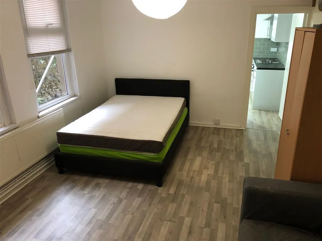 Claude Road, Cardiff, CF24, photo 2