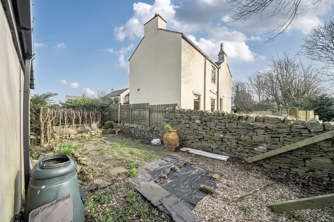 Briestfield Road, Grange Moor, WF4, photo 19