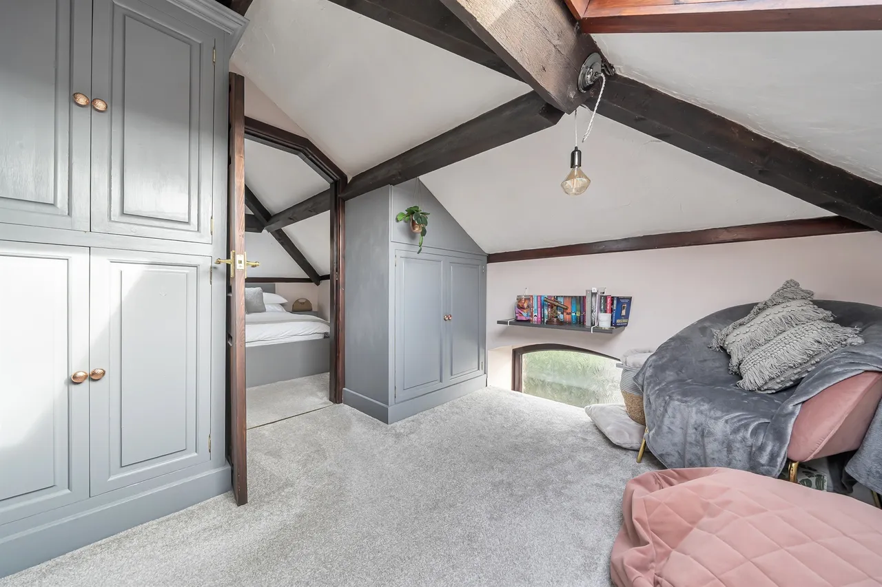 Briestfield Road, Grange Moor, WF4, photo 10