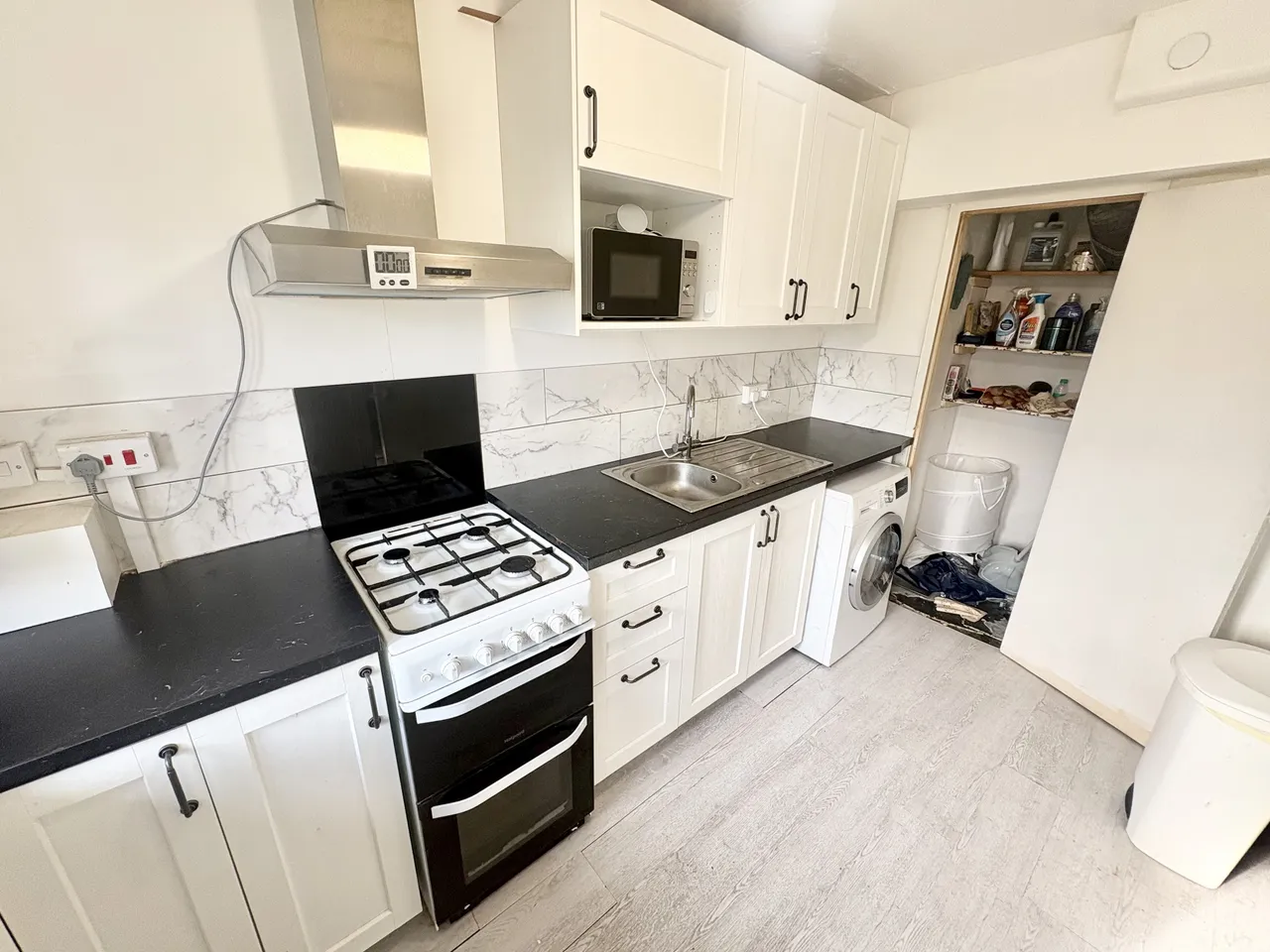 Civic Close, B1, photo 3
