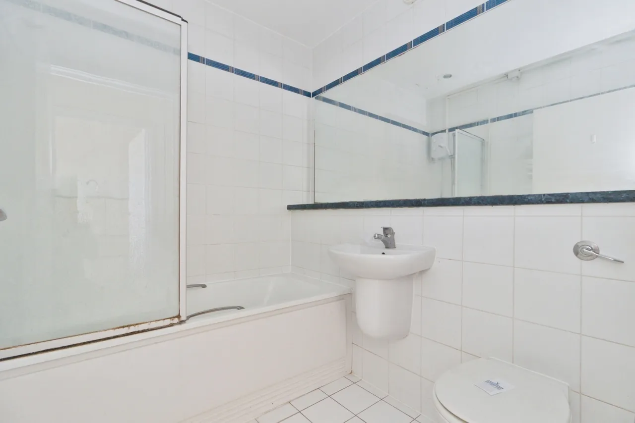 Calderwood Street, London, SE18, photo 9