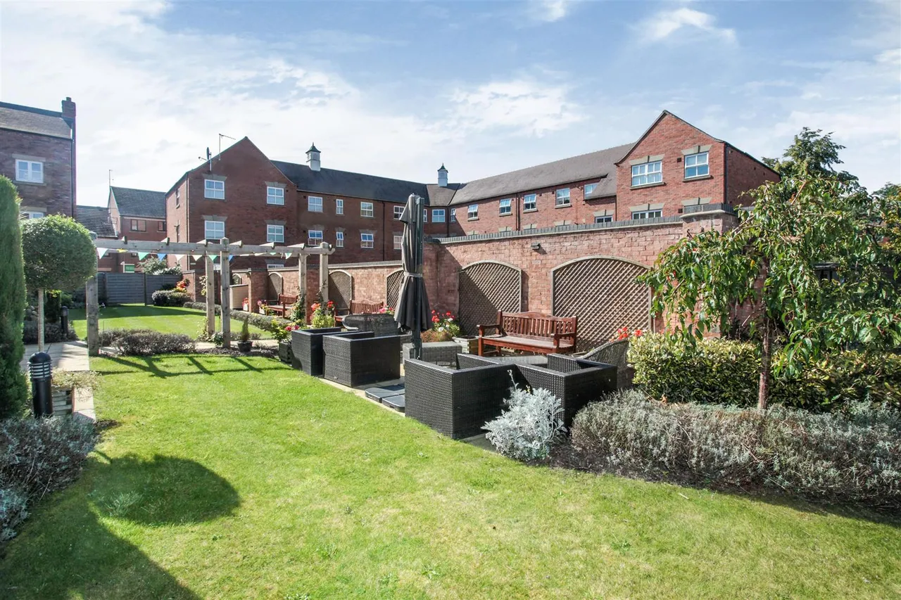 South Street, Atherstone, CV9, photo 10