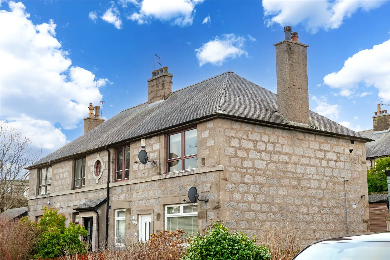 2 bed flat for sale, Hutcheon Gardens, Bridge of Don, AB23